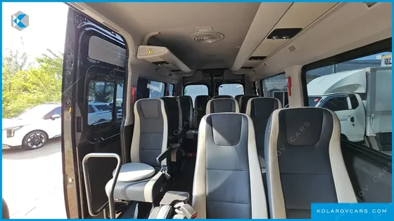 HYUNDAI SOLATI 15-SEATER