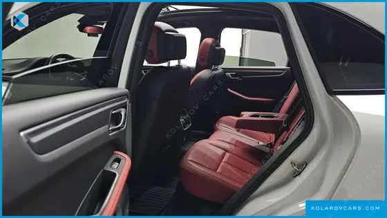 PORSCHE MACAN 2.0