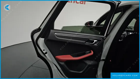 PORSCHE MACAN 2.0