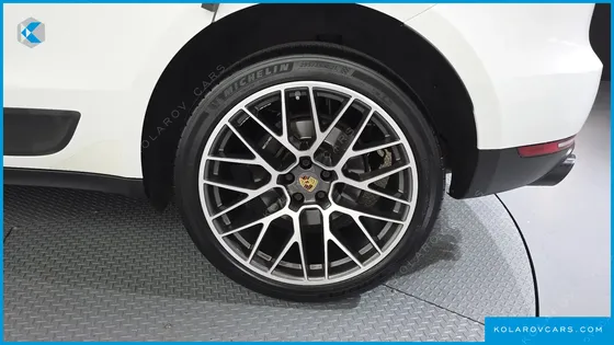 PORSCHE MACAN 2.0