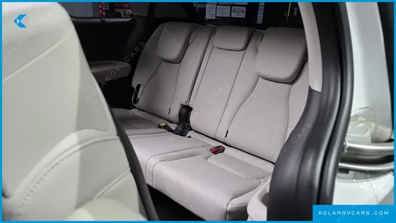 KIA CARNIVAL GASOLINE 7-SEATER SIGNATURE