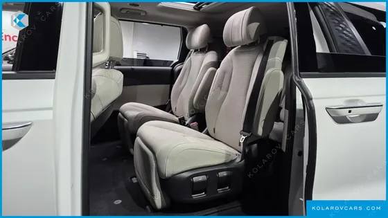KIA CARNIVAL GASOLINE 7-SEATER SIGNATURE