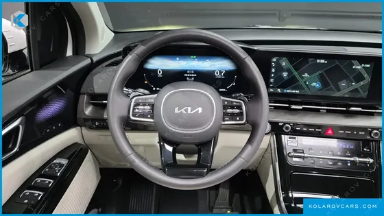 KIA CARNIVAL GASOLINE 7-SEATER SIGNATURE