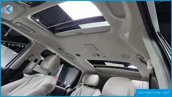 KIA CARNIVAL GASOLINE 7-SEATER SIGNATURE