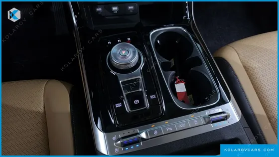 KIA CARNIVAL DIESEL 9-SEATER SIGNATURE