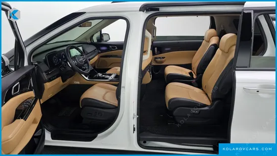 KIA CARNIVAL DIESEL 9-SEATER SIGNATURE
