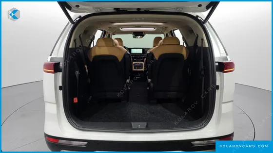 KIA CARNIVAL DIESEL 9-SEATER SIGNATURE