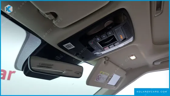 KIA CARNIVAL DIESEL 9-SEATER SIGNATURE
