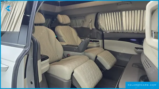 KIA CARNIVAL GASOLINE 4-SEATER HI-LIMOUSINE