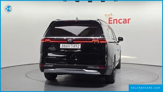 KIA CARNIVAL 9-SEATER NOBLESSE