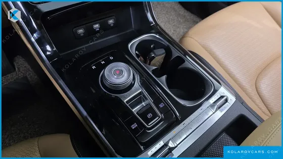 KIA CARNIVAL 9-SEATER NOBLESSE