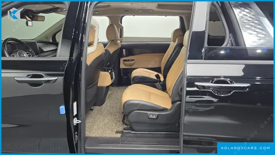KIA CARNIVAL 9-SEATER NOBLESSE