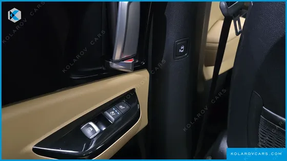 KIA CARNIVAL 9-SEATER NOBLESSE