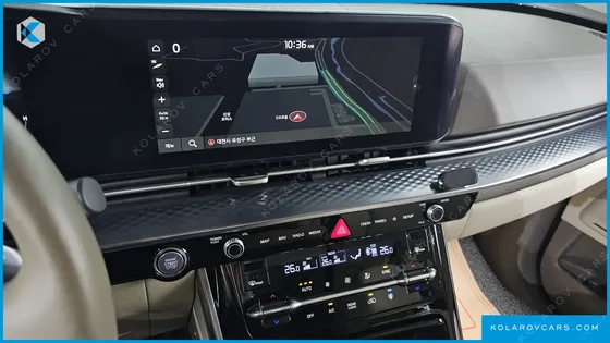 KIA CARNIVAL GASOLINE 9-SEATER HI-LIMOUSINE