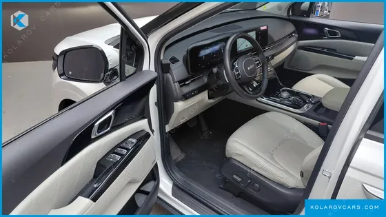 KIA CARNIVAL GASOLINE 9-SEATER SIGNATURE