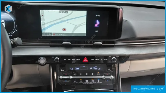 KIA CARNIVAL GASOLINE 9-SEATER SIGNATURE