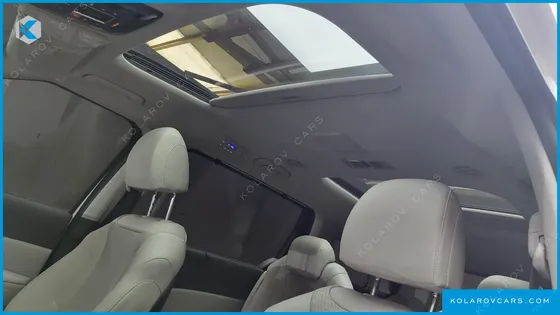 KIA CARNIVAL GASOLINE 9-SEATER SIGNATURE