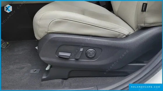 KIA CARNIVAL GASOLINE 9-SEATER SIGNATURE