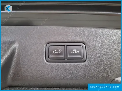 KIA CARNIVAL GASOLINE 9-SEATER SIGNATURE