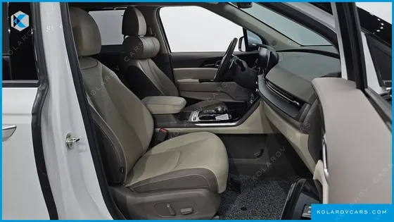 KIA CARNIVAL GASOLINE 7-SEATER NOBLESSE