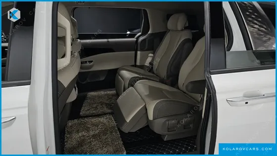 KIA CARNIVAL GASOLINE 7-SEATER NOBLESSE