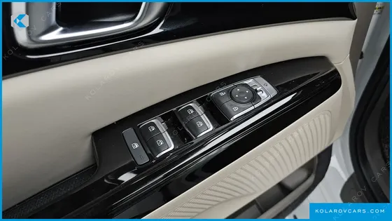 KIA CARNIVAL GASOLINE 7-SEATER NOBLESSE