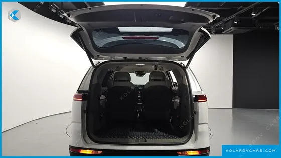 KIA CARNIVAL GASOLINE 7-SEATER NOBLESSE
