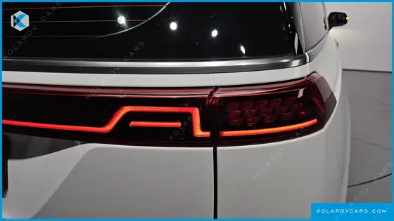 KIA CARNIVAL GASOLINE 7-SEATER NOBLESSE
