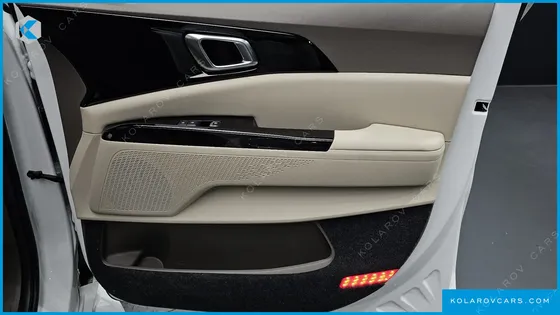 KIA CARNIVAL GASOLINE 7-SEATER NOBLESSE