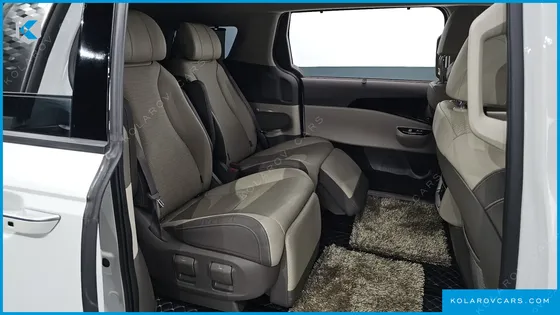 KIA CARNIVAL GASOLINE 7-SEATER NOBLESSE