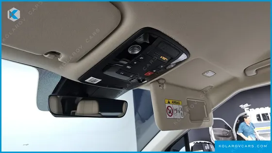 KIA CARNIVAL GASOLINE 7-SEATER NOBLESSE
