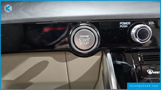 KIA CARNIVAL GASOLINE 7-SEATER NOBLESSE