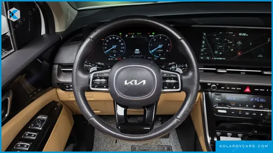 KIA CARNIVAL DIESEL 9-SEATER SIGNATURE