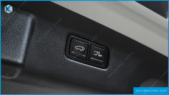 KIA CARNIVAL DIESEL 9-SEATER SIGNATURE