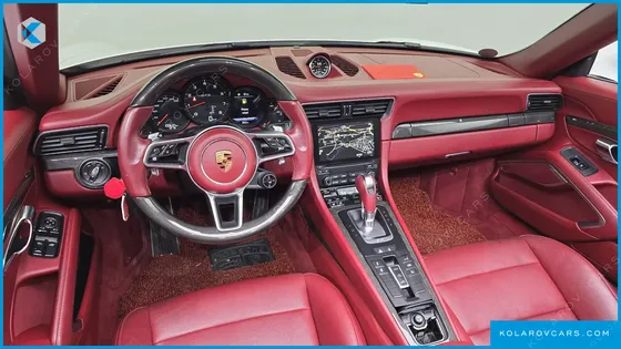 PORSCHE 911 CARRERA 4 GTS CABRIOLET