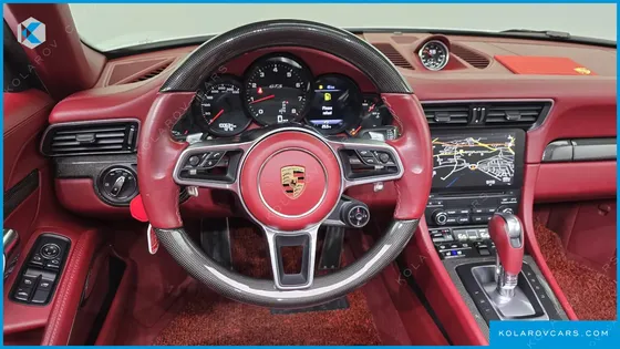 PORSCHE 911 CARRERA 4 GTS CABRIOLET