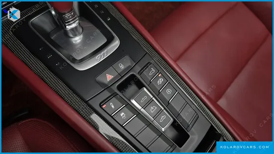PORSCHE 911 CARRERA 4 GTS CABRIOLET
