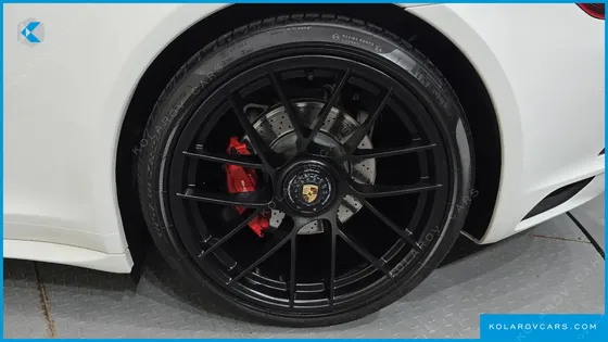 PORSCHE 911 CARRERA 4 GTS CABRIOLET