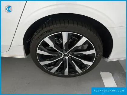 VOLVO S90 B5 ULTRA BRIGHT