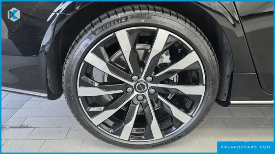 VOLVO S90 B5 ULTRA BRIGHT