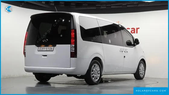 HYUNDAI STARIA TOURER 9-SEATER