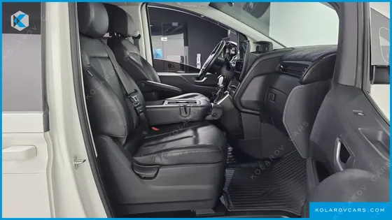 HYUNDAI STARIA TOURER 9-SEATER