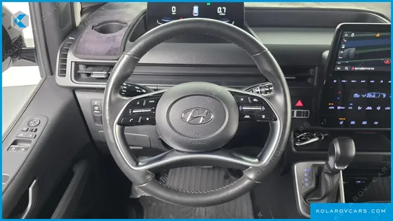 HYUNDAI STARIA TOURER 9-SEATER