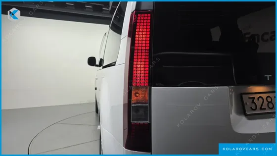 HYUNDAI STARIA TOURER 9-SEATER