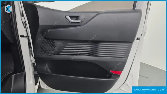 HYUNDAI STARIA TOURER 9-SEATER