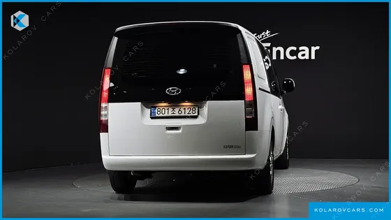 HYUNDAI STARIA CARGO 5-SEATER