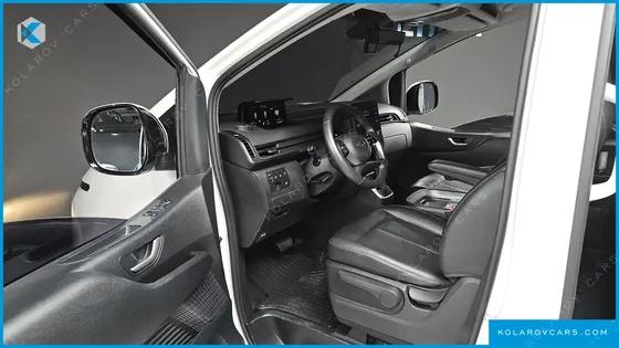 HYUNDAI STARIA CARGO 5-SEATER