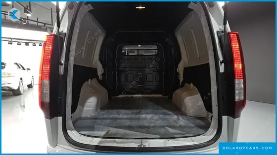 HYUNDAI STARIA CARGO 5-SEATER