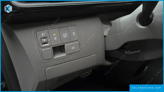 HYUNDAI STARIA HEV 1.6 LOUNGE 7-SEATER
