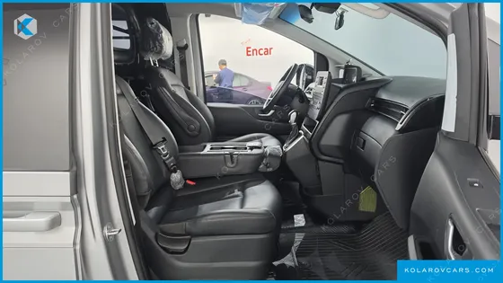 HYUNDAI STARIA CARGO 3-SEATER